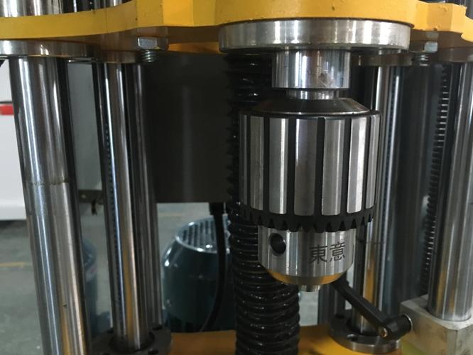 厂家直销木工机械设备数控竹木杯盖钻孔机杯盖铣槽机杯盖生产机